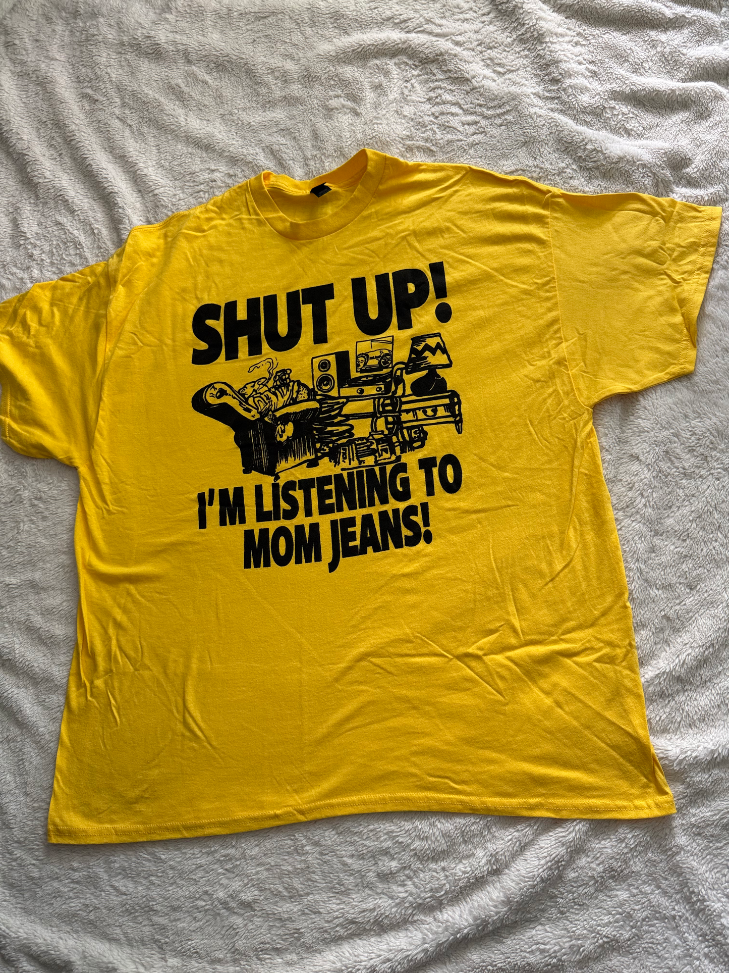 mom jeans - tee