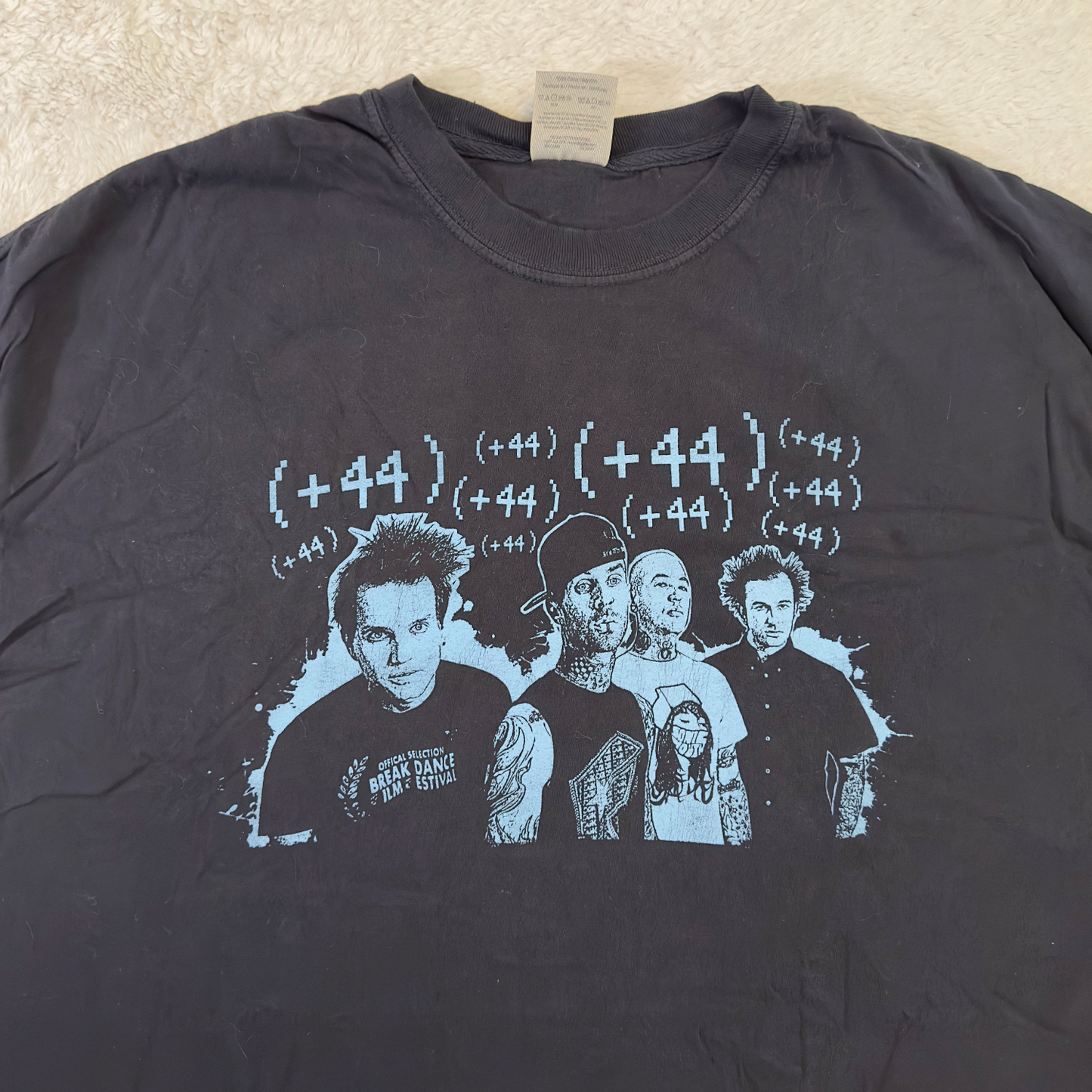 +44 • tee